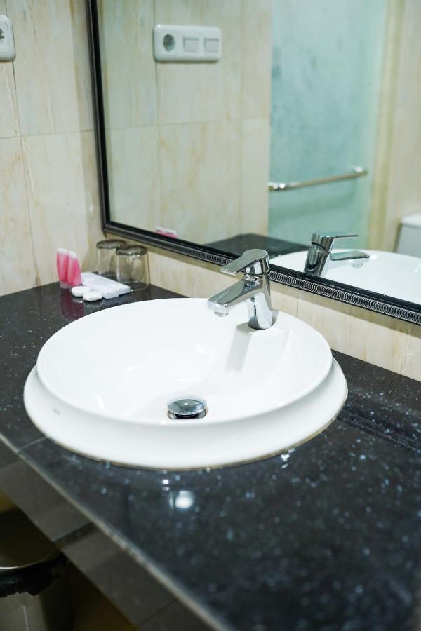 Grand Buana Lestari Hotel 파당 외부 사진